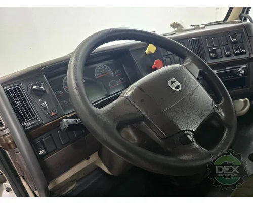 VOLVO VNL300 Cab