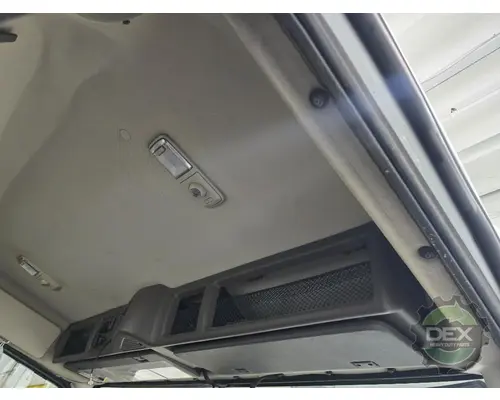 VOLVO VNL300 Cab