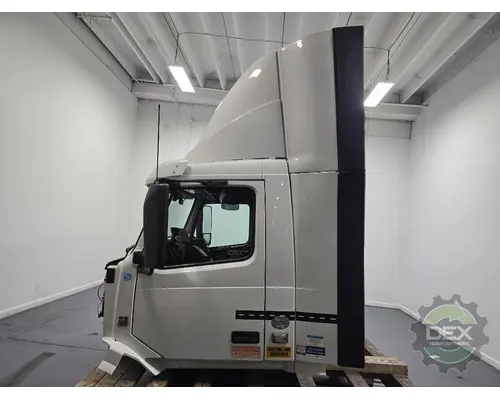 VOLVO VNL300 Cab