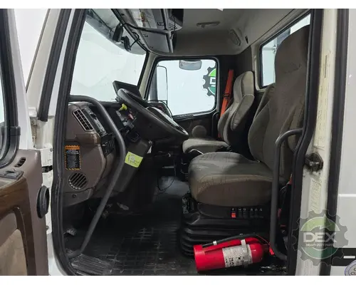 VOLVO VNL300 Cab