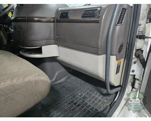 VOLVO VNL300 Cab