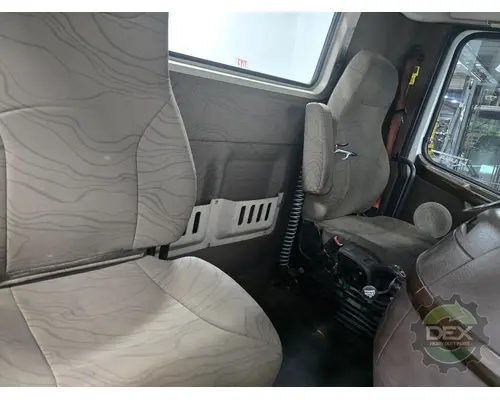 VOLVO VNL300 Cab