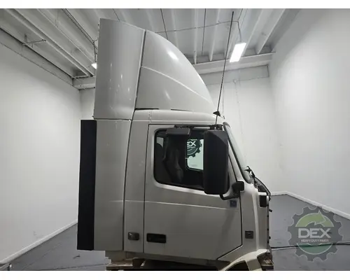 VOLVO VNL300 Cab