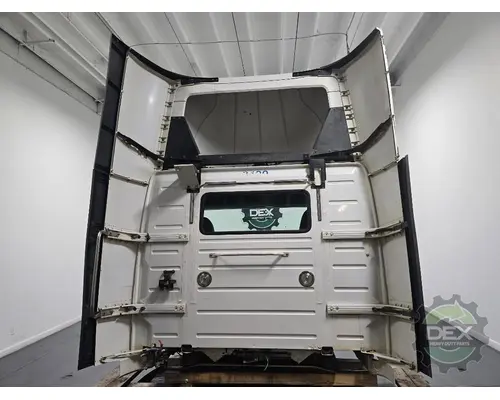 VOLVO VNL300 Cab