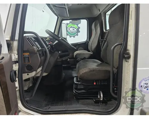VOLVO VNL300 Cab