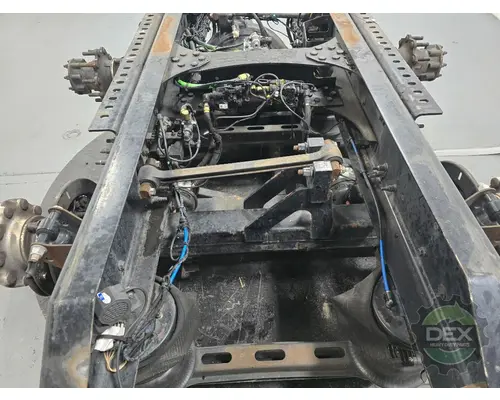 VOLVO VNL300 Cutoff Assembly (Housings & Suspension Only)