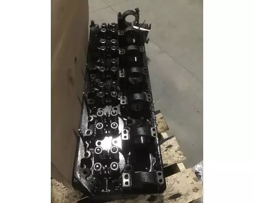 VOLVO VNL300 Cylinder Head