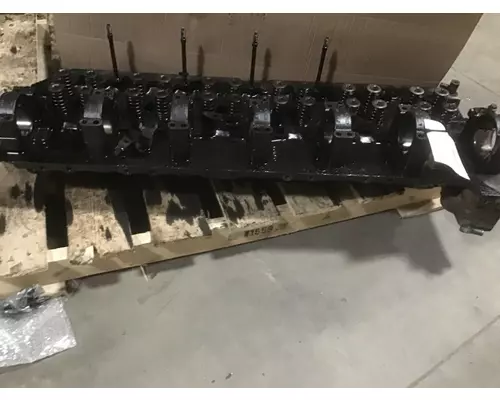 VOLVO VNL300 Cylinder Head