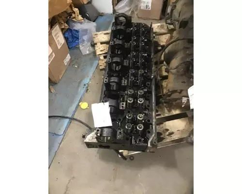 VOLVO VNL300 Cylinder Head