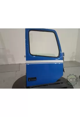 VOLVO VNL300 Door Assembly, Front
