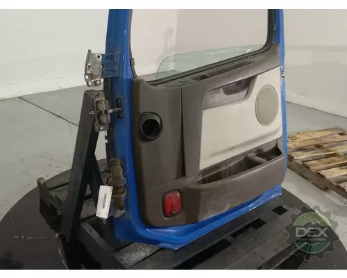 VOLVO VNL300 Door Assembly, Front