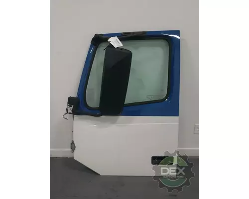 VOLVO VNL300 Door Assembly, Front