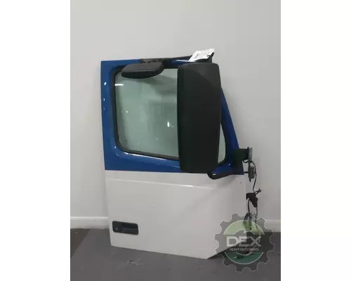 VOLVO VNL300 Door Assembly, Front