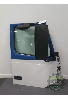 VOLVO VNL300 Door Assembly, Front