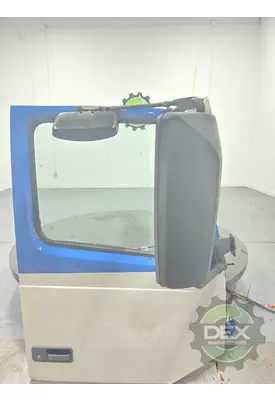 VOLVO VNL300 Door Assembly, Front