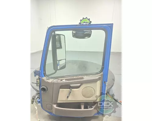 VOLVO VNL300 Door Assembly, Front