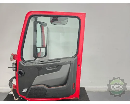 VOLVO VNL300 Door Assembly, Front