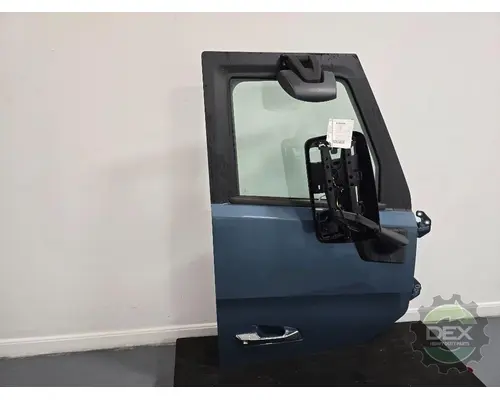 VOLVO VNL300 Door Assembly, Front