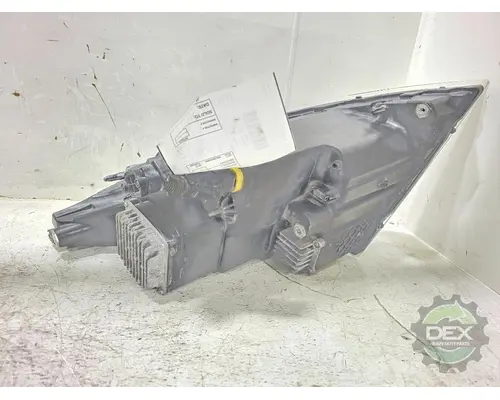 VOLVO VNL300 Headlamp Assembly