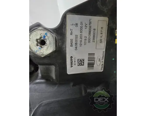 VOLVO VNL300 Headlamp Assembly