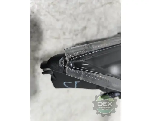 VOLVO VNL300 Headlamp Assembly