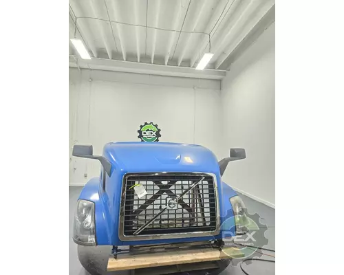 VOLVO VNL300 Hood