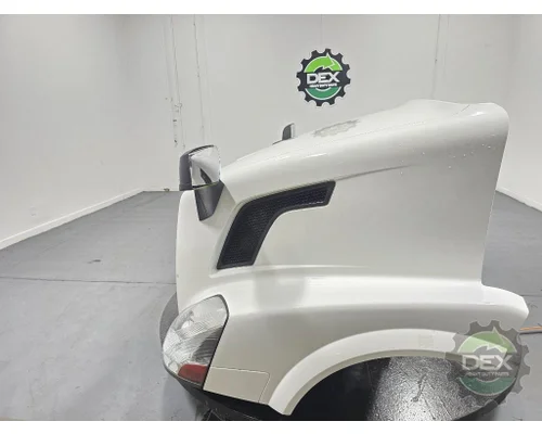 VOLVO VNL300 Hood