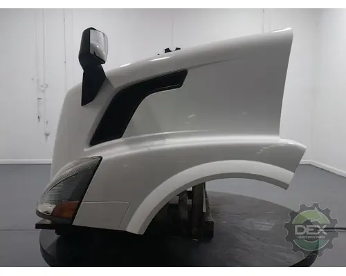 VOLVO VNL300 Hood