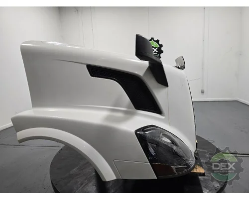 VOLVO VNL300 Hood