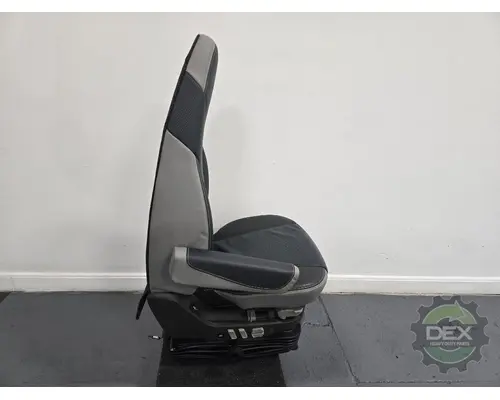 VOLVO VNL300 Seat, Front