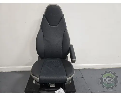 VOLVO VNL300 Seat, Front