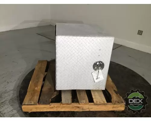 VOLVO VNL300 Tool Box