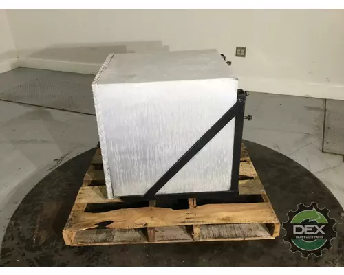 VOLVO VNL300 Tool Box