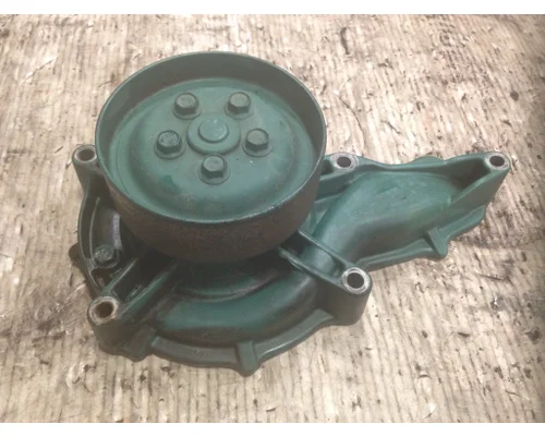 VOLVO VNL300 Water Pump
