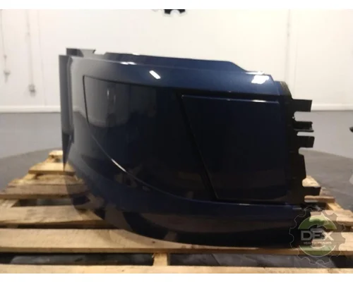 VOLVO VNL430 Bumper Assembly, Front