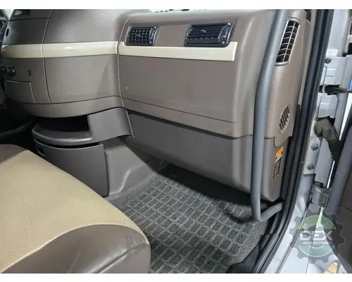VOLVO VNL430 Cab