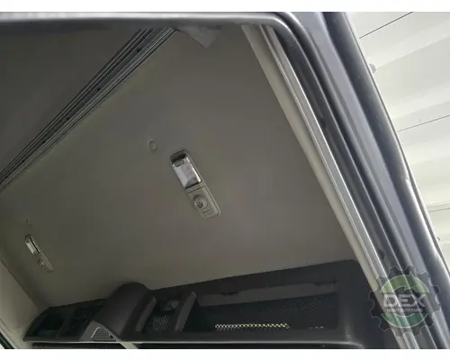 VOLVO VNL430 Cab