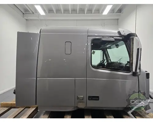 VOLVO VNL430 Cab