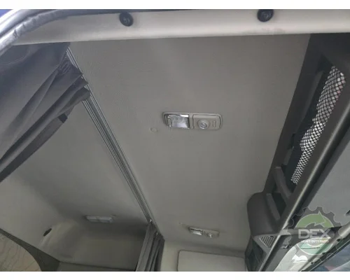 VOLVO VNL430 Cab
