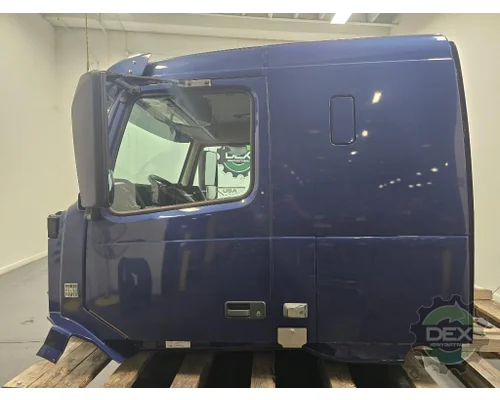 VOLVO VNL430 Cab