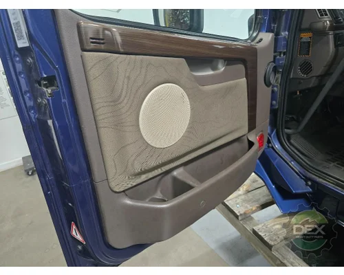 VOLVO VNL430 Cab