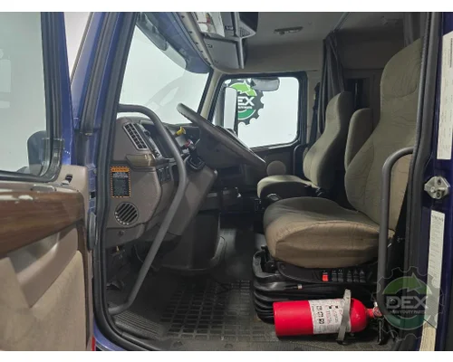 VOLVO VNL430 Cab