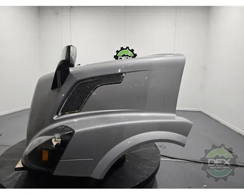 VOLVO VNL430 Hood