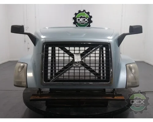 VOLVO VNL430 Hood