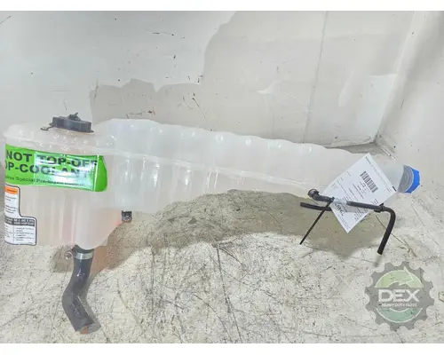 VOLVO VNL440 2612 expansion tank