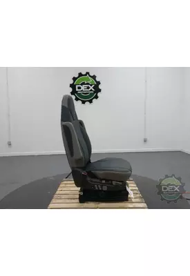 VOLVO VNL440 8522 front seat excl. upholstery