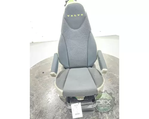 VOLVO VNL440 8522 front seat excl. upholstery