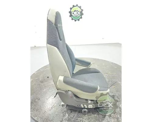 VOLVO VNL440 8522 front seat excl. upholstery