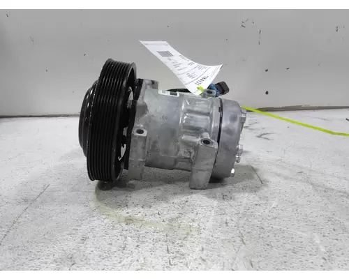 VOLVO VNL440 Air Compressor