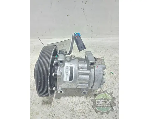 VOLVO VNL440 Air Conditioner Compressor